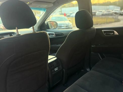 Used 2013 Nissan Pathfinder SV image 28