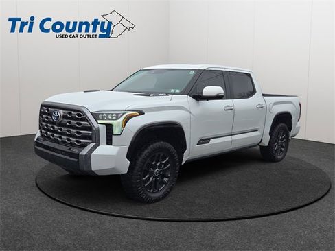 Used 2024 Toyota Tundra Platinum image 3