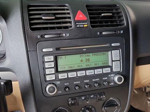 Used 2009 Volkswagen Jetta SE image 33