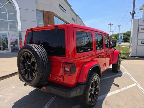 Certified 2025 Jeep Wrangler Unlimited Sahara w/ Safety Group AWD/4WD image 13