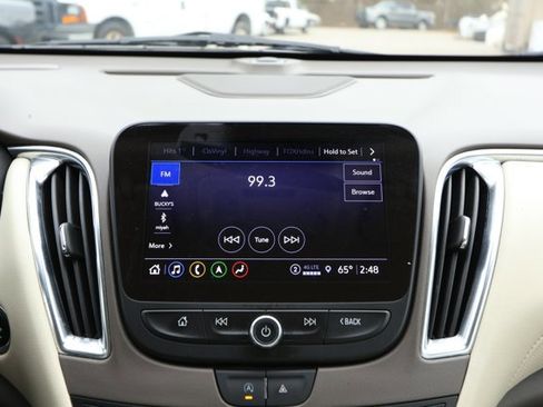 Used 2024 Chevrolet Malibu LT image 16