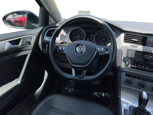Used 2017 Volkswagen Golf SE FWD image 11
