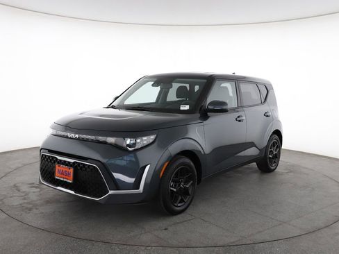 Used 2025 Kia Soul LX w/ LX Technology Package image 5