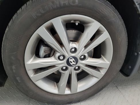 Used 2018 Hyundai Elantra SEL FWD image 31