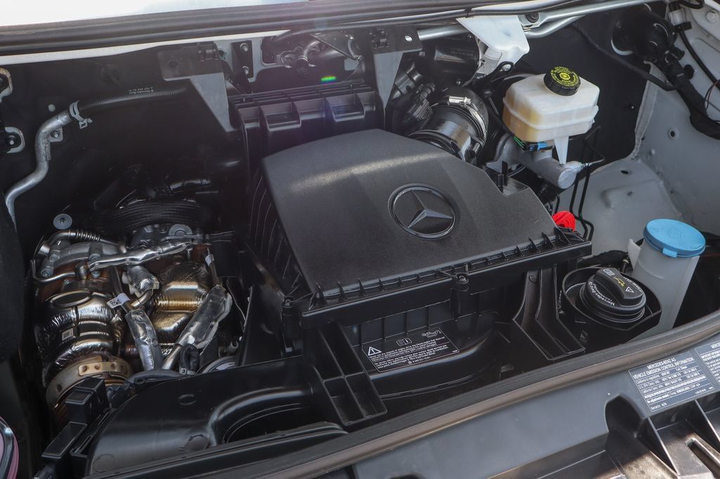 Used 2025 Mercedes-Benz Sprinter 2500 image 14