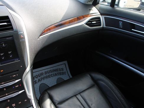 Used 2013 Lincoln MKZ image 16