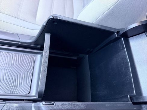 Used 2017 Honda CR-V LX image 44