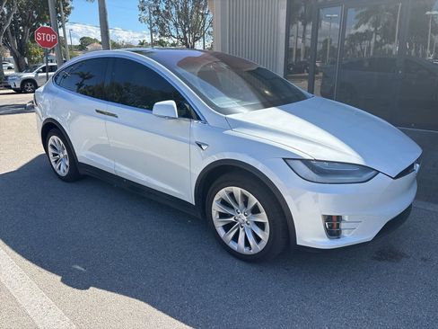 Used 2020 Tesla Model X Long Range image 9