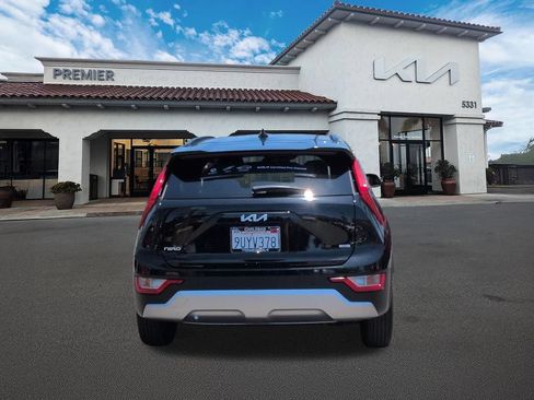 Used 2025 Kia Niro EX FWD image 7