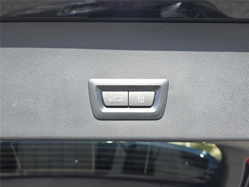 Used 2025 BMW X3 xDrive30i w/ Premium Package image 12