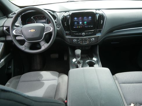 Used 2023 Chevrolet Traverse LT AWD/4WD image 10