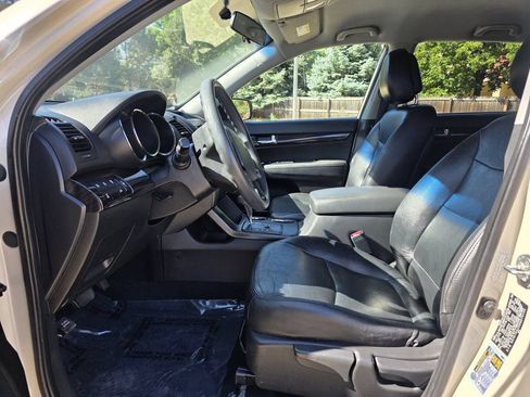 Used 2011 Kia Sorento LX AWD/4WD image 15