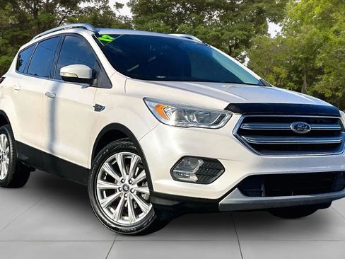 Used 2017 Ford Escape Titanium FWD image 11