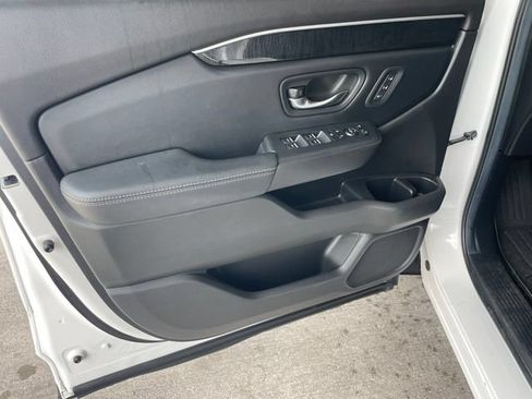 Used 2025 Honda Pilot Elite image 26