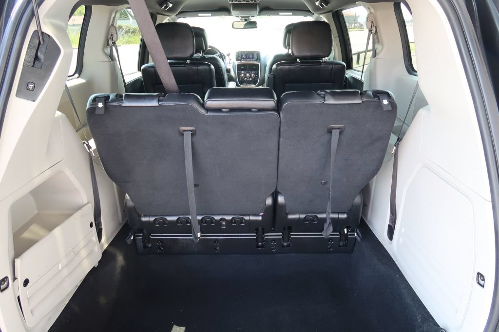 Used 2019 Dodge Grand Caravan SXT FWD image 13