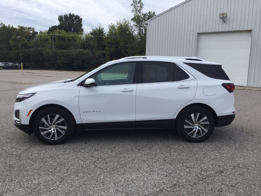 Used 2024 Chevrolet Equinox Premier FWD image 4