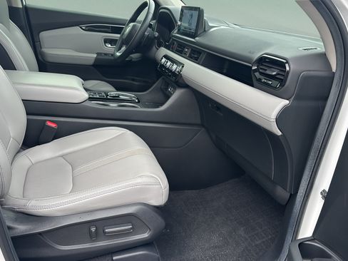 Used 2025 Honda Pilot Touring image 18