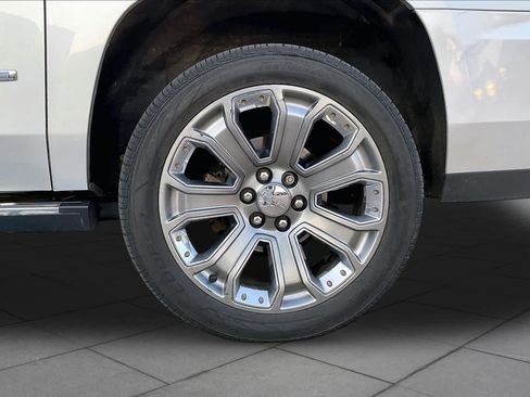 Used 2015 GMC Yukon XL Denali w/ Premium Package AWD/4WD image 9