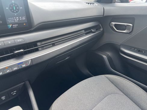 Used 2025 Kia K4 LXS image 34