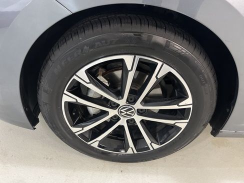 Certified 2024 Volkswagen Jetta Sport FWD image 11