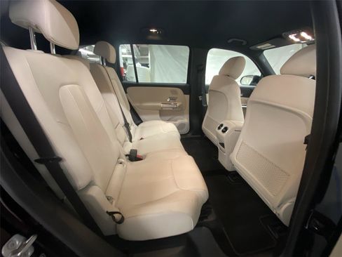 Used 2023 Mercedes-Benz EQB 250+ image 28