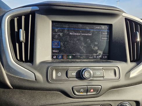 Used 2024 GMC Terrain SLE w/ Driver Convenience Package image 12