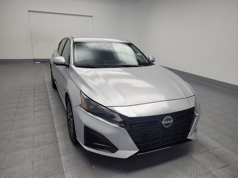 Used 2023 Nissan Altima 2.5 SV image 14