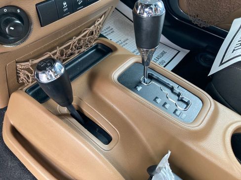 Used 2018 Jeep Wrangler Unlimited Rubicon image 31