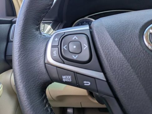 Used 2017 Toyota Camry XLE w/ Moonroof Package FWD image 26