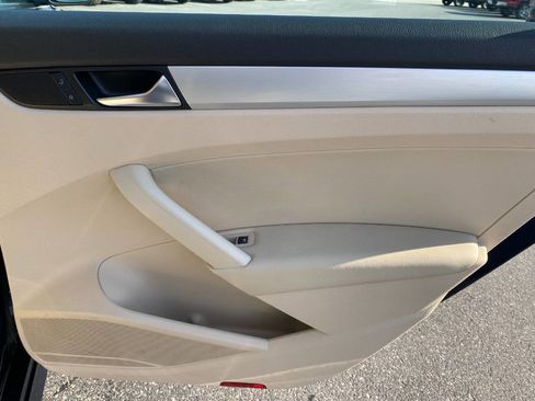 Used 2013 Volkswagen Passat 2.5 SE image 26