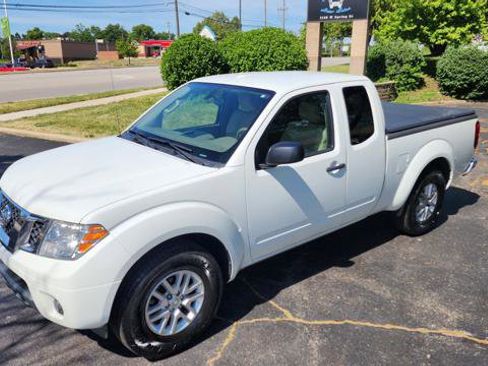 Used 2014 Nissan Frontier SV RWD image 2