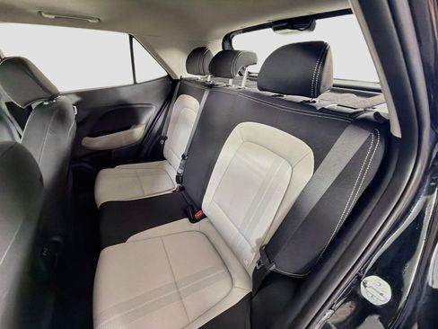 Used 2025 Hyundai Venue SEL FWD image 26