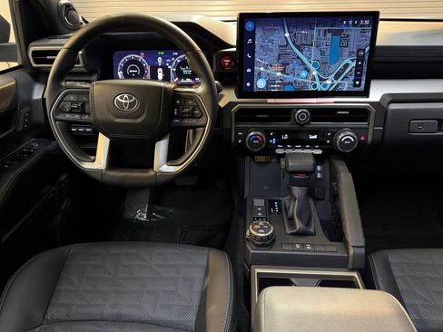 Used 2025 Toyota 4Runner TRD Off-Road Premium AWD/4WD image 4