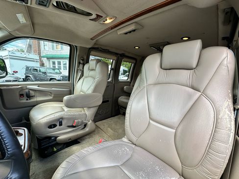 Used 2014 GMC Savana 1500 image 14