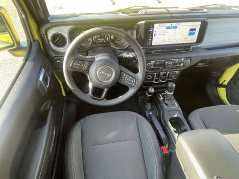 Used 2024 Jeep Wrangler Unlimited w/ LED Headlamp & Fog Lamp Group AWD/4WD image 22