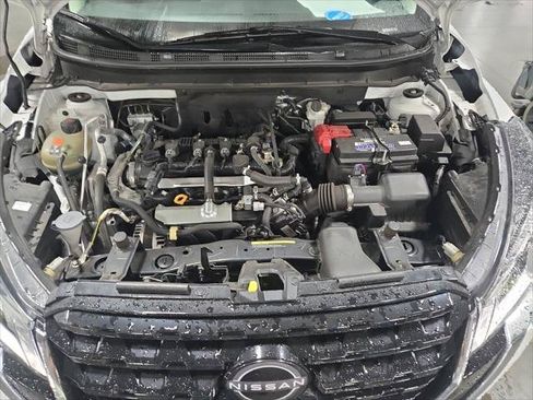 Used 2023 Nissan Kicks S FWD image 18