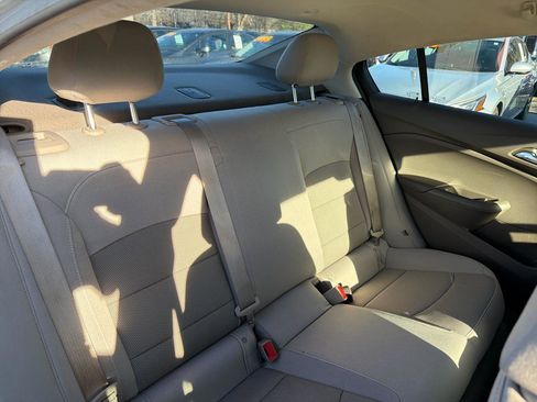 Used 2018 Chevrolet Cruze LS image 18