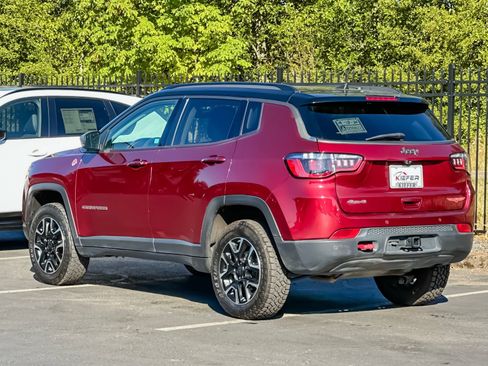 Used 2021 Jeep Compass Trailhawk w/ Sun and Sound Group AWD/4WD image 6