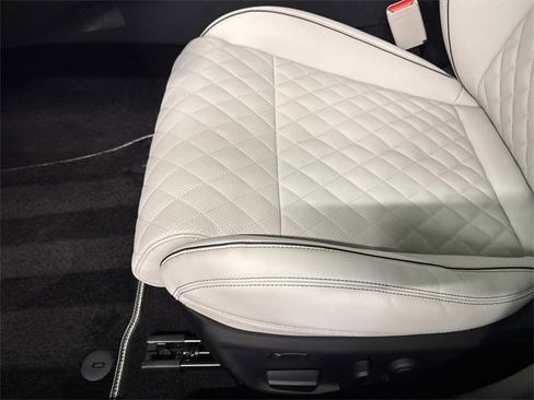 Used 2025 Genesis G70 3.3T Advanced w/ Sport Prestige Package image 24