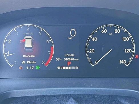 Used 2025 Honda Pilot Touring image 37