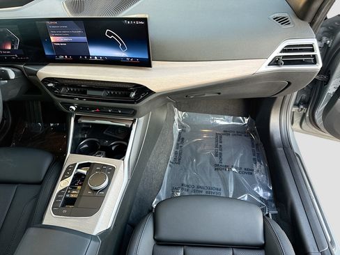 Used 2025 BMW 330i Sedan image 18
