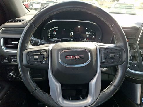 Used 2022 GMC Yukon XL SLT w/ SLT Premium Package image 21