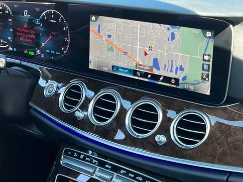 Used 2021 Mercedes-Benz E 450 4MATIC Sedan image 39