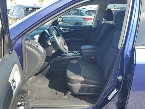 Certified 2019 Nissan Pathfinder SV image 12