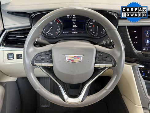 Used 2022 Cadillac XT6 Premium Luxury w/ Technology Package FWD image 11