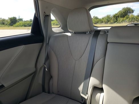 Used 2014 Toyota Venza LE image 12