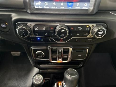 Used 2023 Jeep Wrangler Unlimited w/ Cold Weather Group image 22