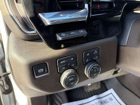 Used 2025 Chevrolet Silverado 2500 LTZ w/ LTZ Premium Package image 11