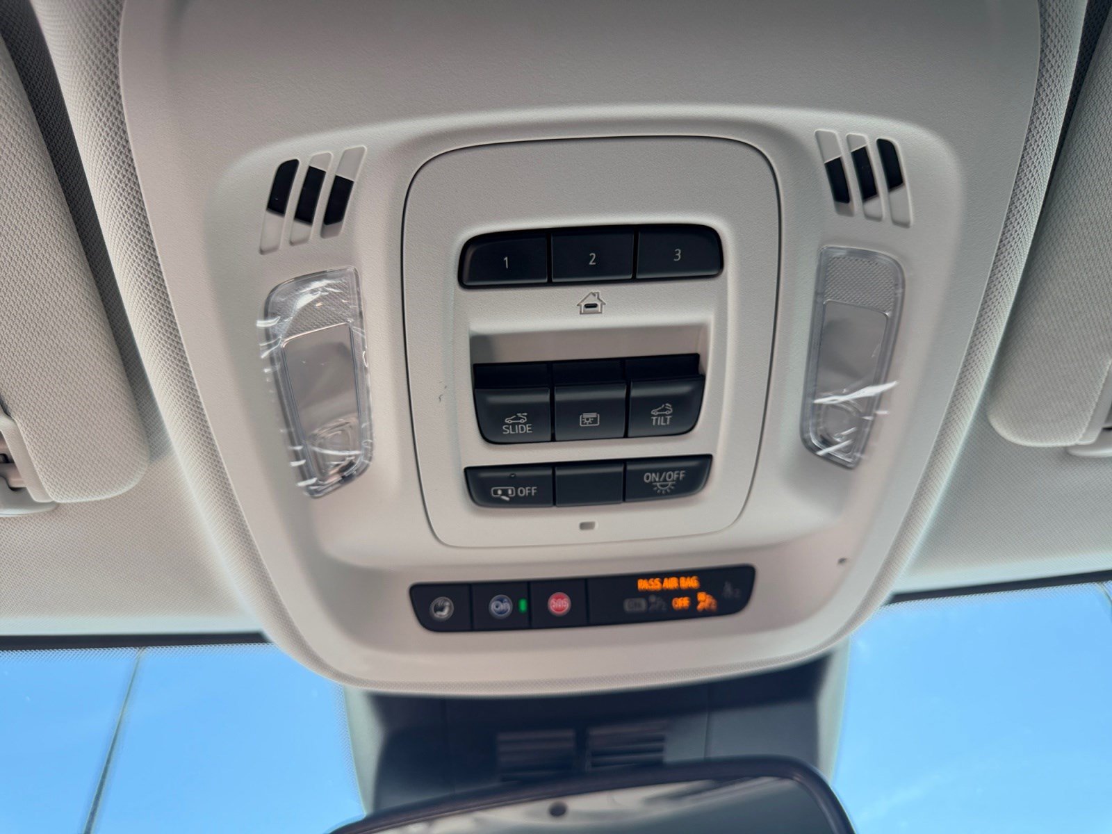 Used 2025 Buick Envision Sport Touring AWD/4WD image 29