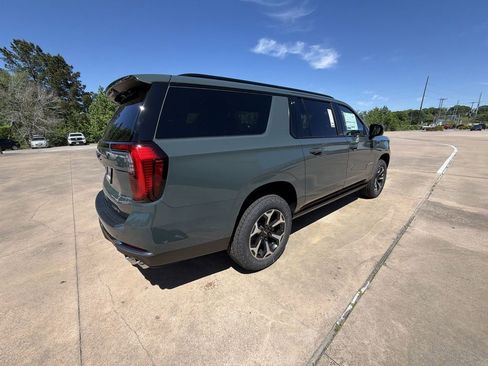 New 2026 GMC Yukon XL AT4 w/ AT4 Premium Package AWD/4WD image 8